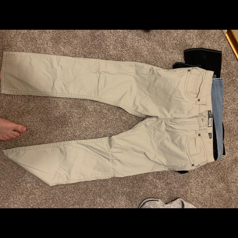 Buckle jeans